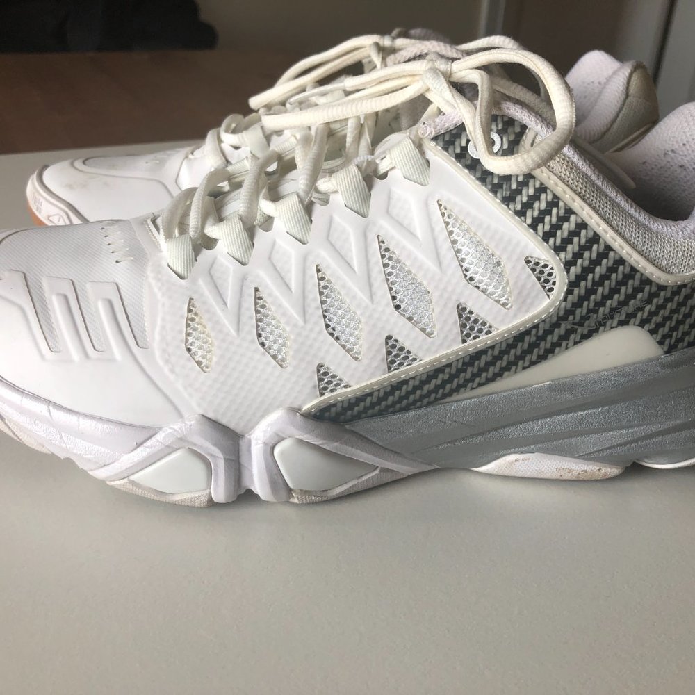 LiNing Badminton Shoes AYAL013-5 - Size 9.5 US